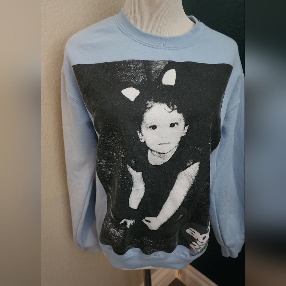 Ariana Grande blue sweatshirt in size M